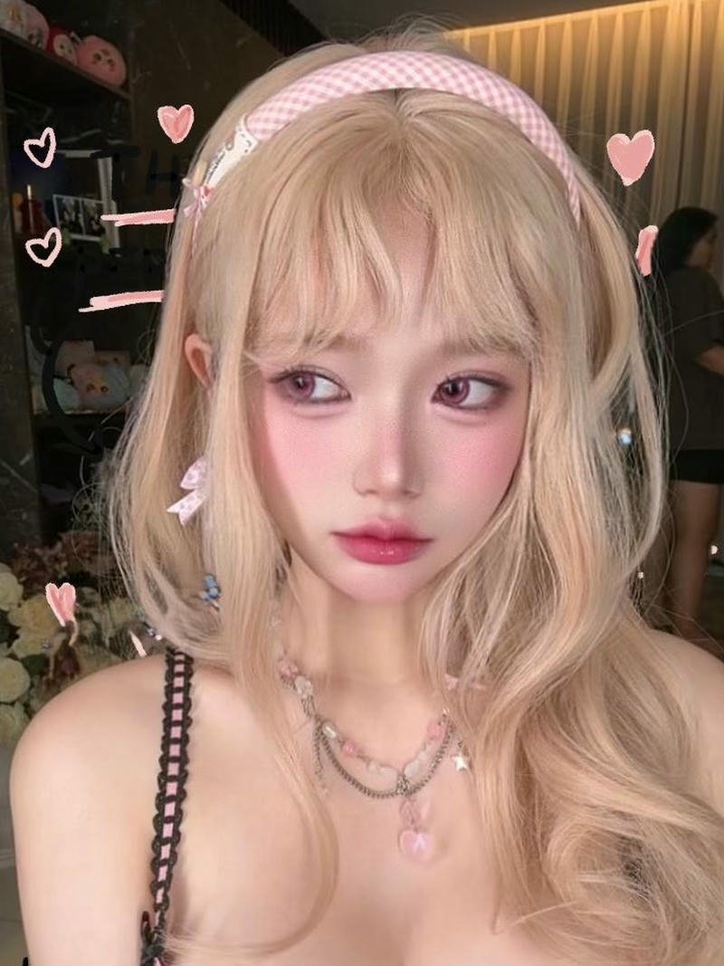 hình cosplay Zinie Quỳnh hài hòa