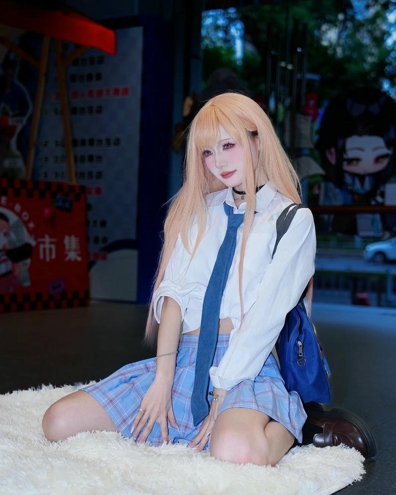 hình cosplay anime nữ thần thái