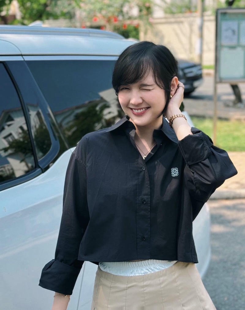 hình hải tú nude nghệ thuật đen trắng