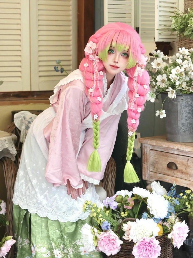 Ảnh cosplay luyến trụ Kanroji Mitsuri concept sáng tạo