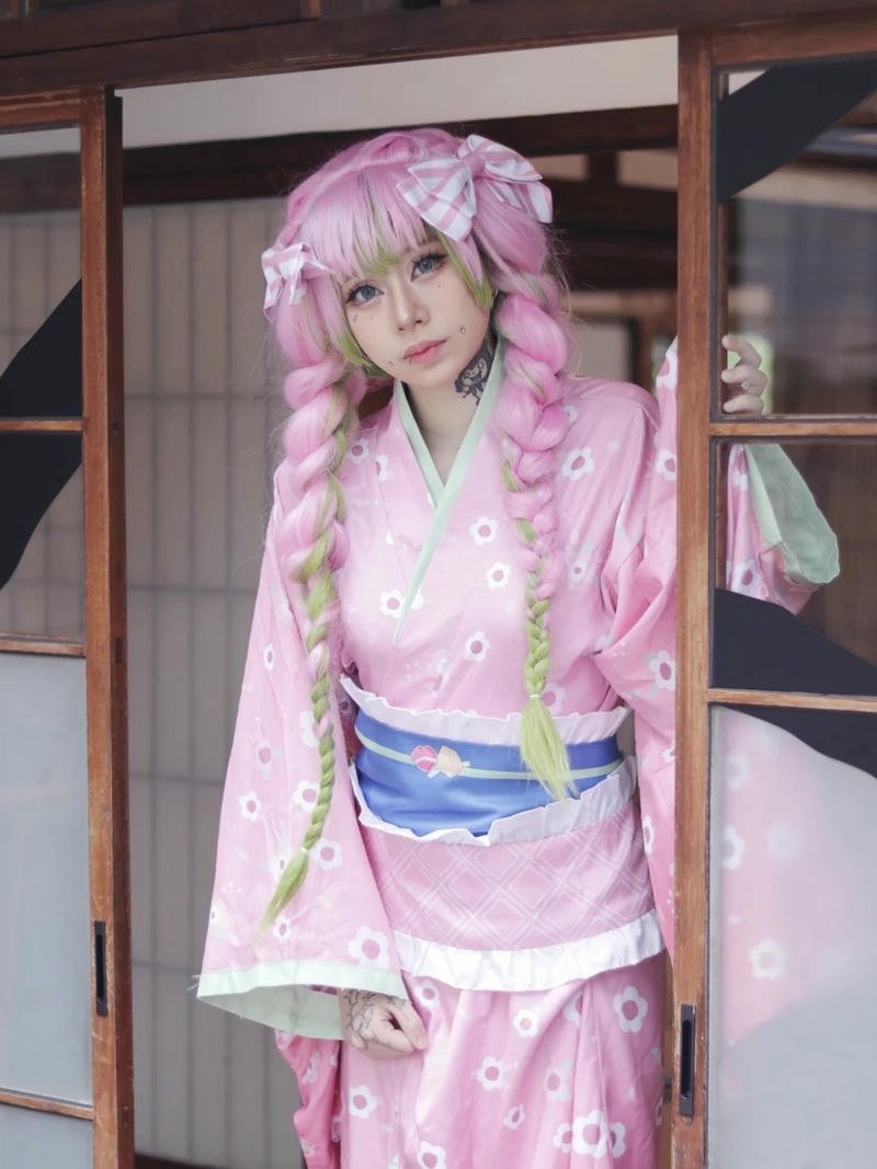 Ảnh gái xinh cosplay luyến trụ Kimetsu no Yaiba