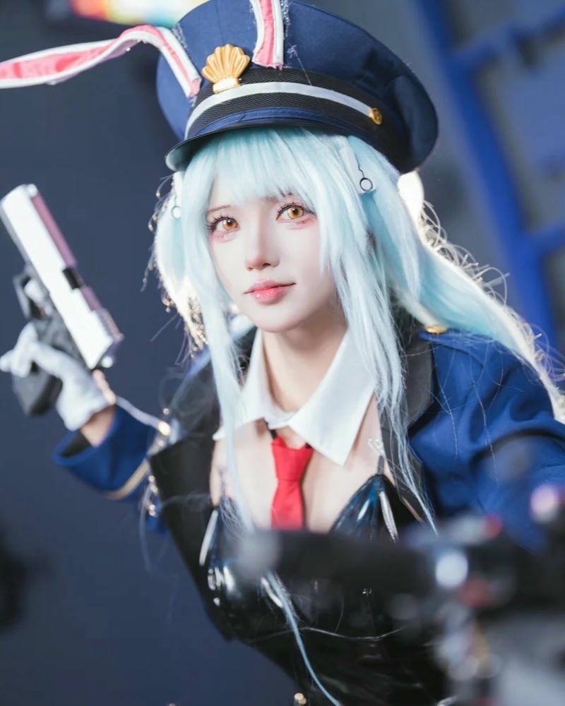 Cosplay cảnh sát nữ outfit chỉn chu