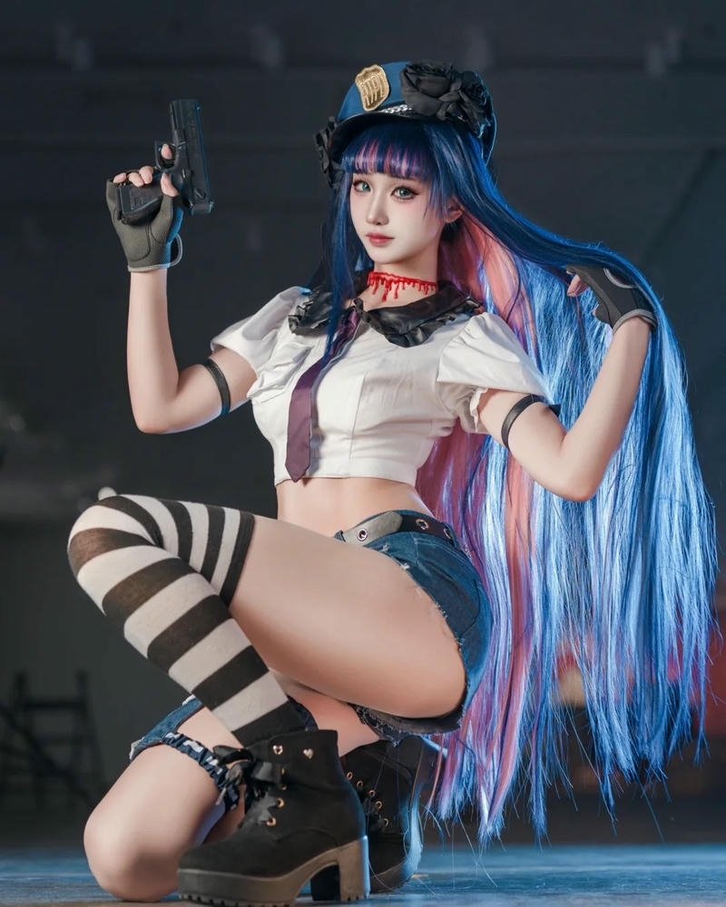 Cosplay cảnh sát nữ tạo hình đẹp mắt