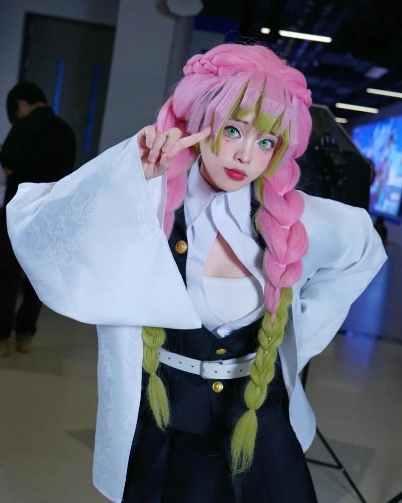 Cosplay luyến trụ Kimetsu no Yaiba tạo hình ấn tượng