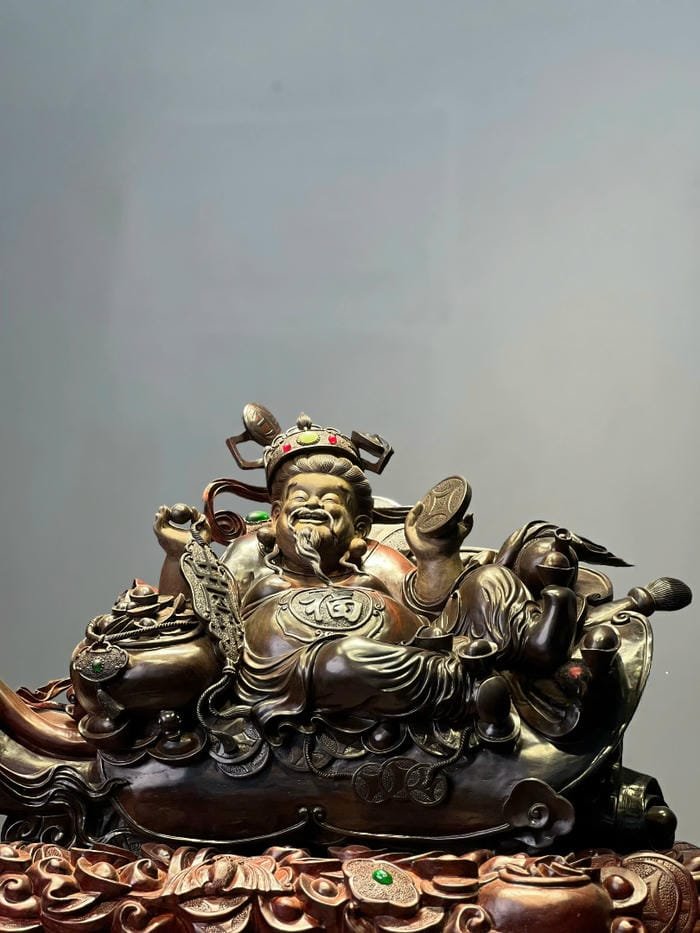 Thần Tài bằng gỗ để bàn làm việc