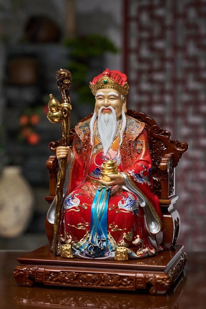 Thần Tài gỗ để trang trí phòng khách