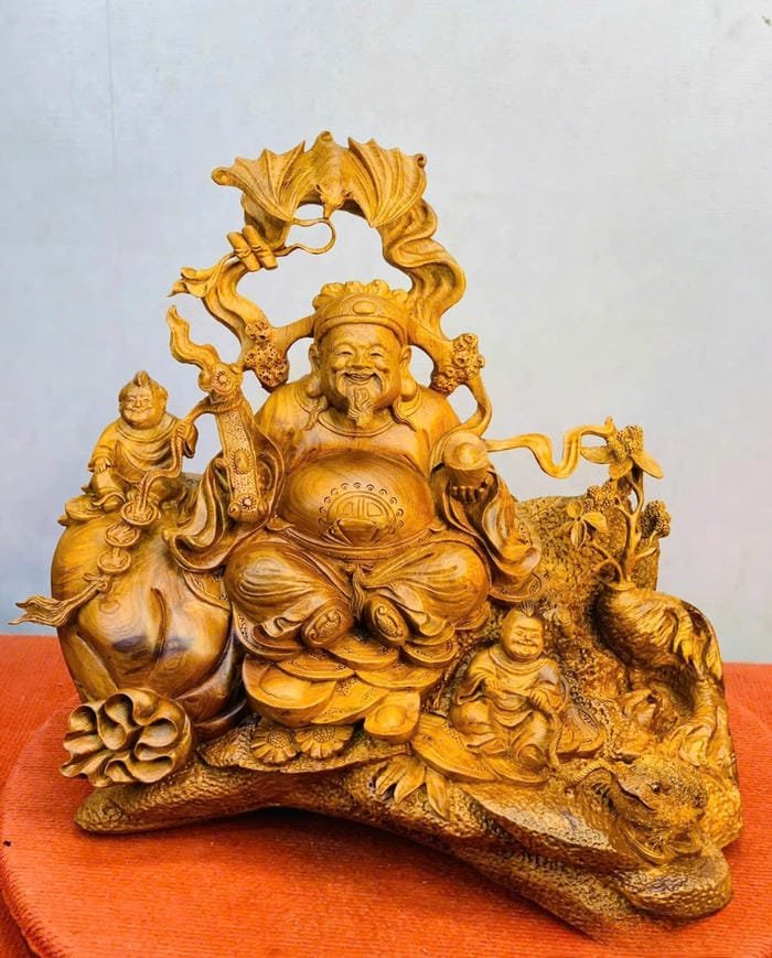 Thần Tài gỗ đứng trang trí