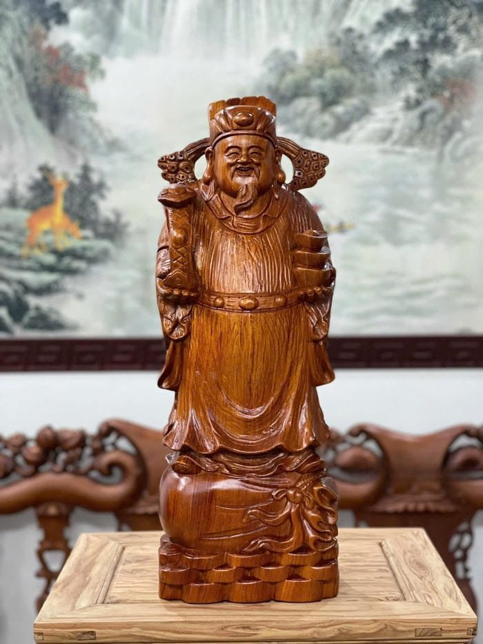 Thần Tài gỗ mang phong cách cổ điển