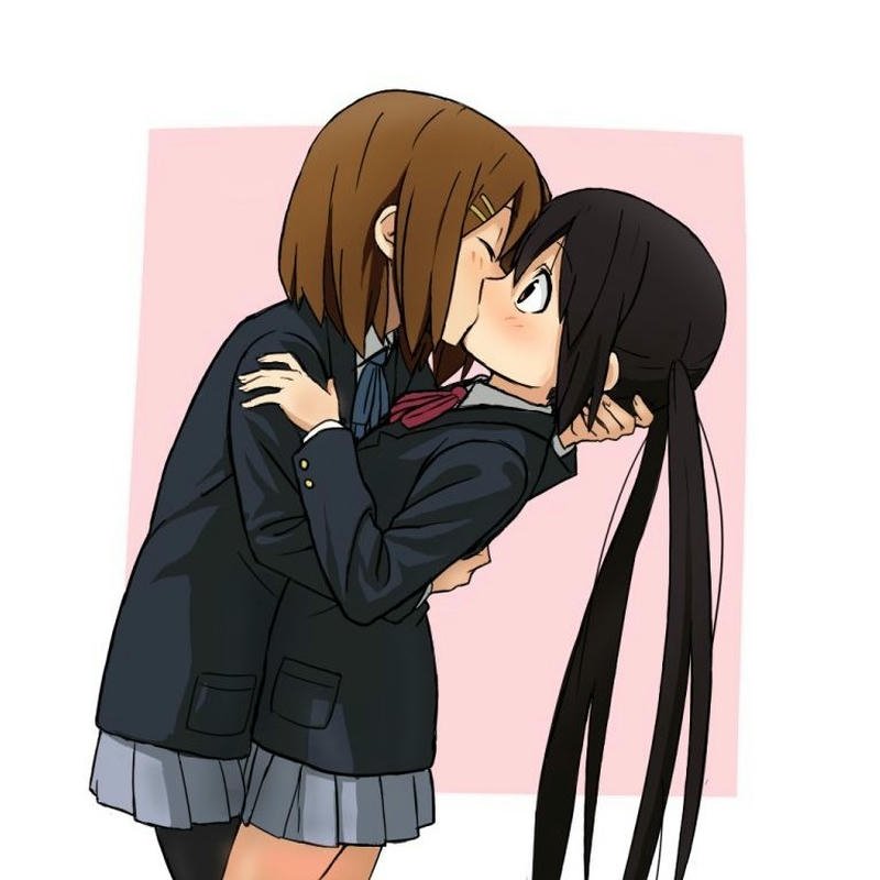 ảnh anime hôn nhau lãng mạn