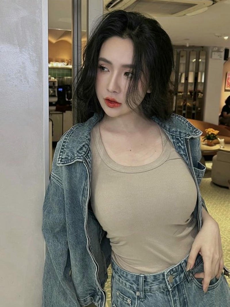 ảnh viên vibi lộ hàng dưới nắng