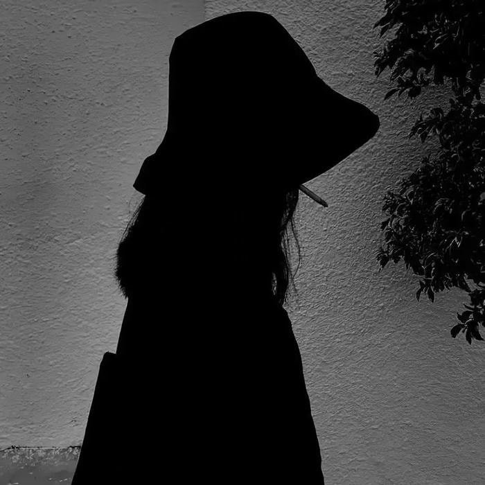 avatar đen trắng cho Facebook