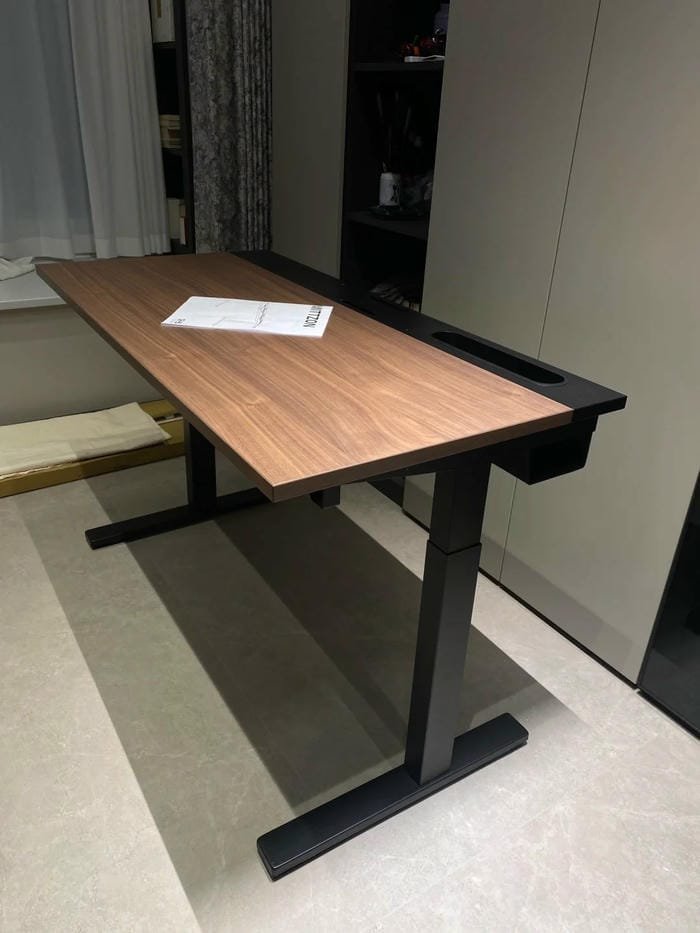 bàn học bố trí ánh sáng hợp lý