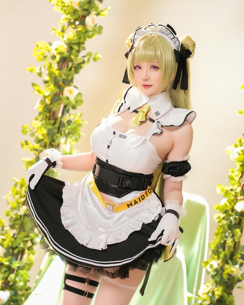 cosplay hầu gái dễ thương