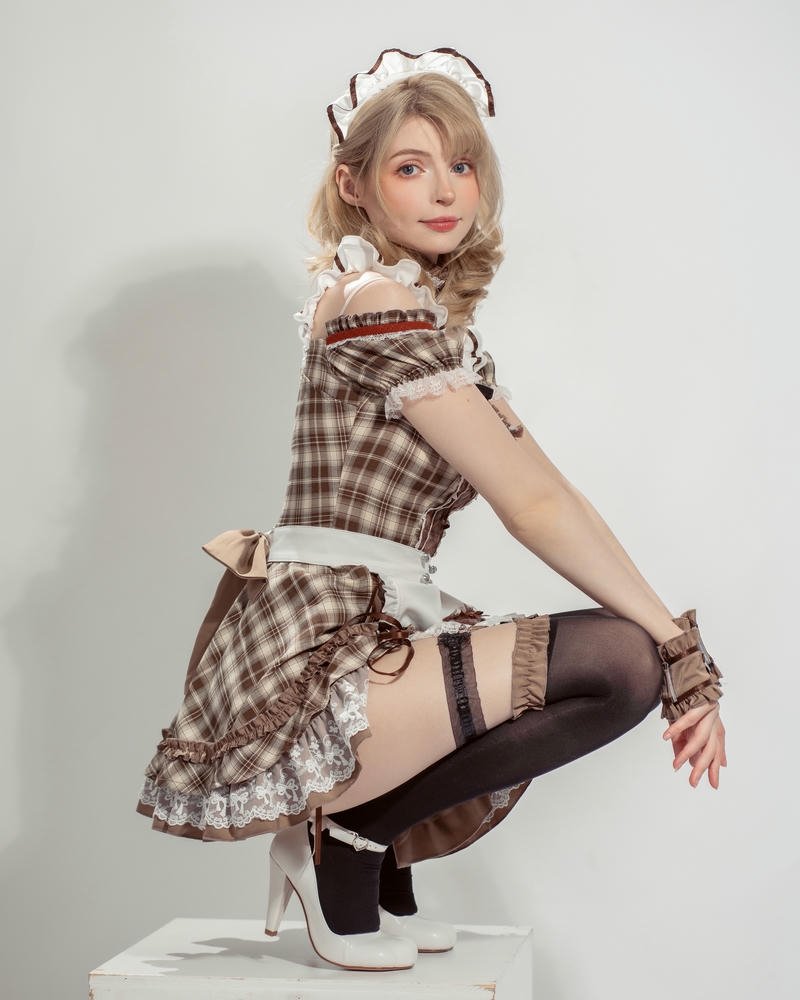 cosplay hầu gái thần thái