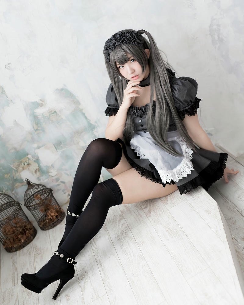 cosplay hầu gái thu hút