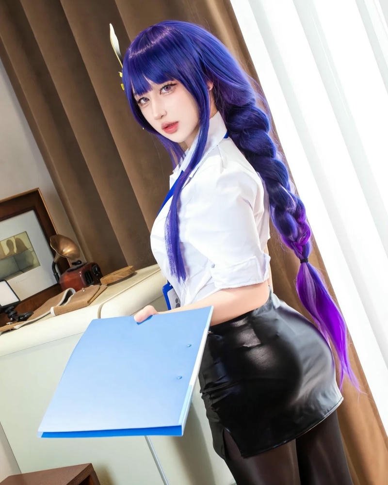 hình ảnh cosplay thư ký cực xinh