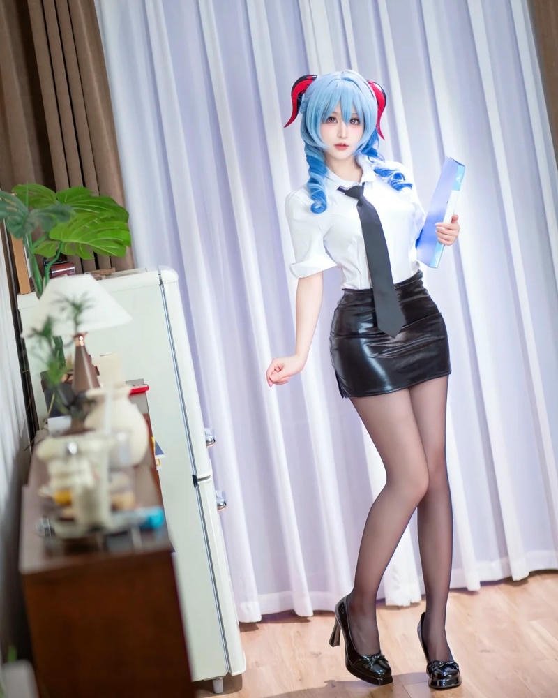 hình ảnh cosplay thư ký lung linh đẹp