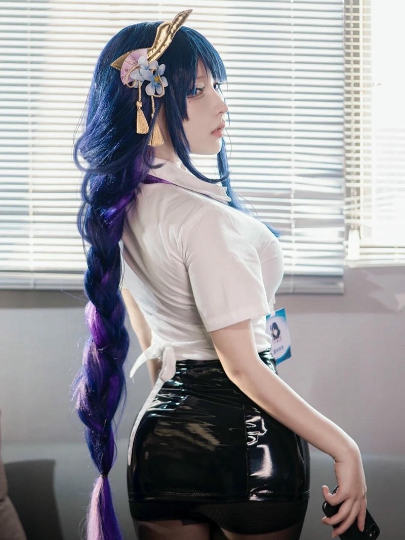 hình cosplay thư ký nhẹ nhàng