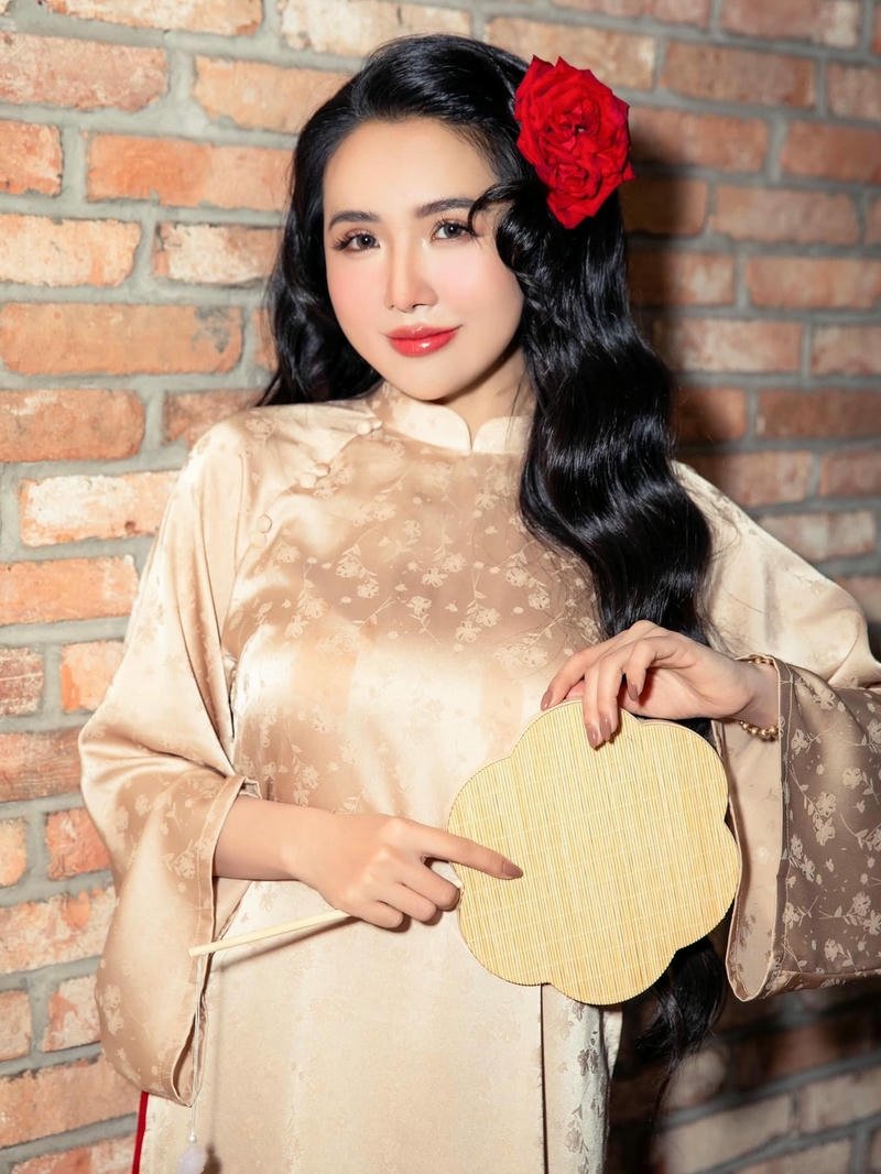 hình viên vibi lộ hàng góc nghiêng