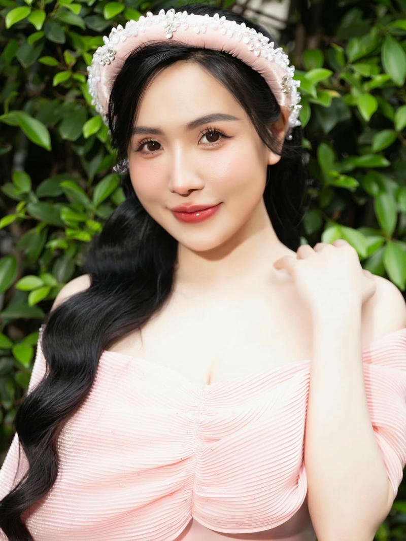 hình viên vibi lộ hàng gợi cảm