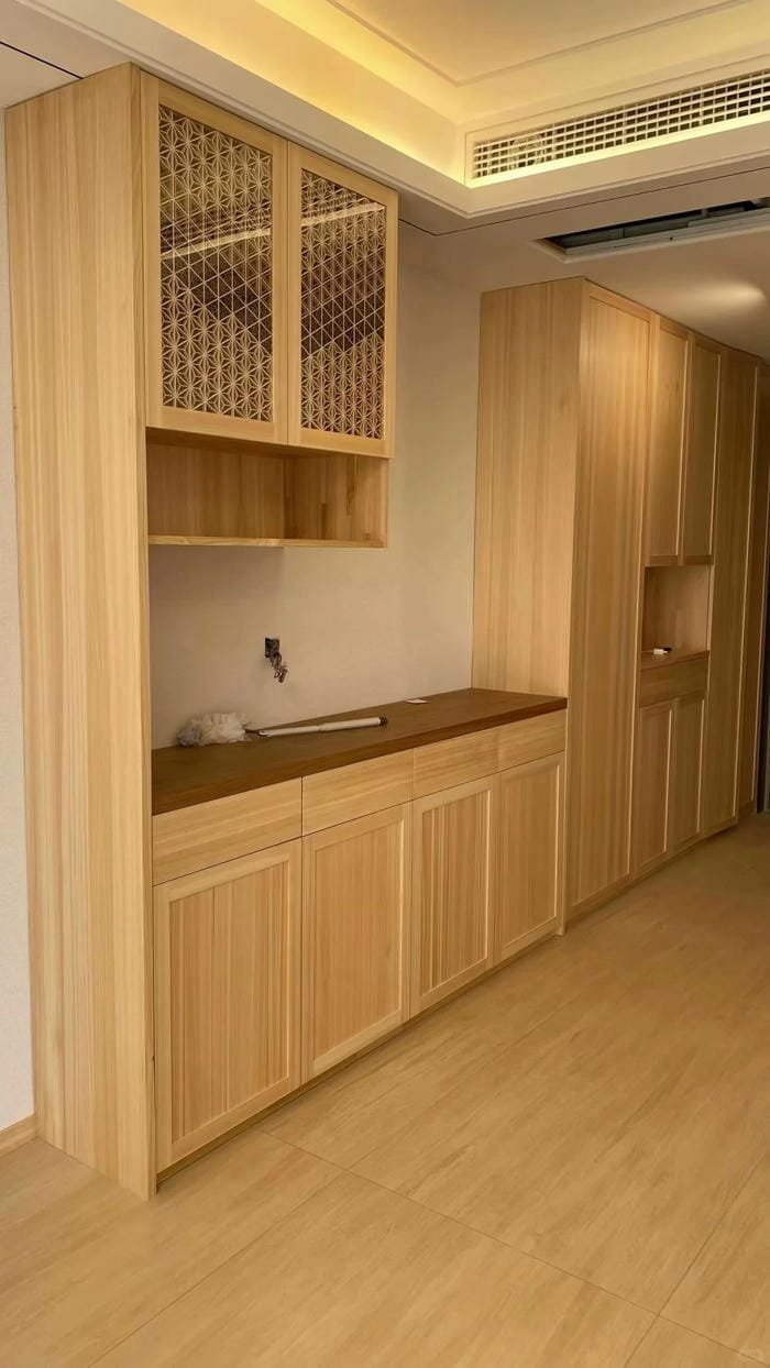 mẫu tủ gắn tường tone gỗ