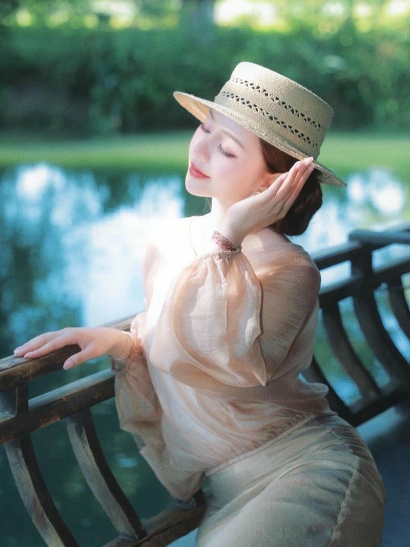 quỳnh kool sexy ảnh biểu cảm