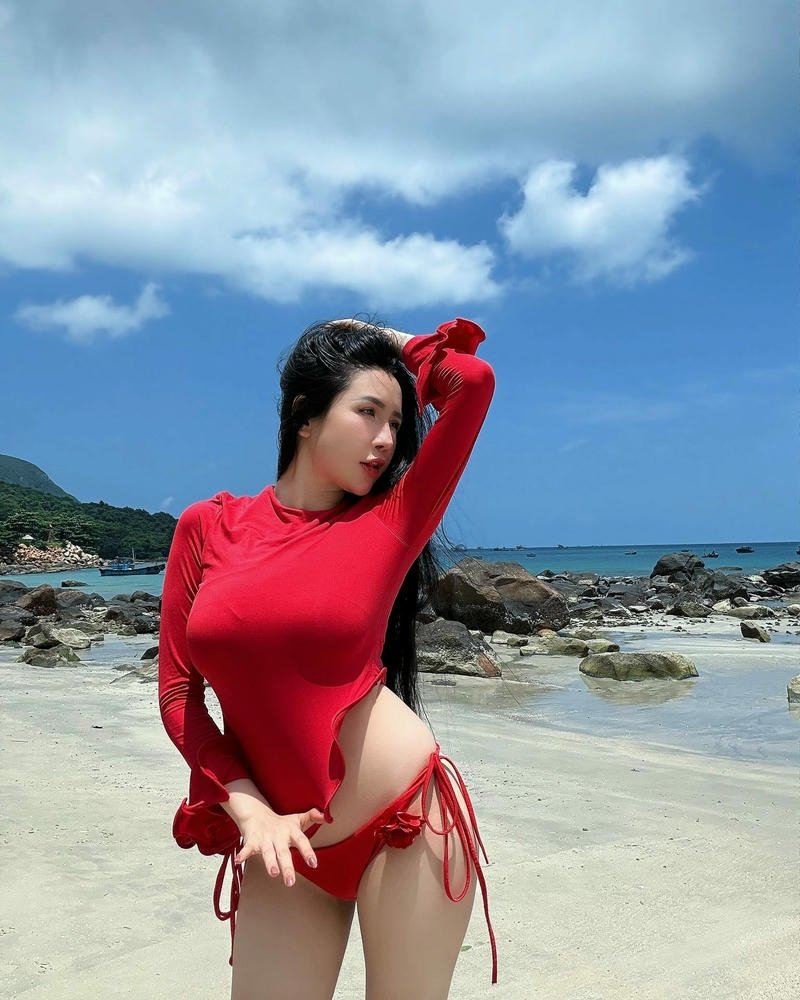 viên vibi lộ hàng cận mặt xinh