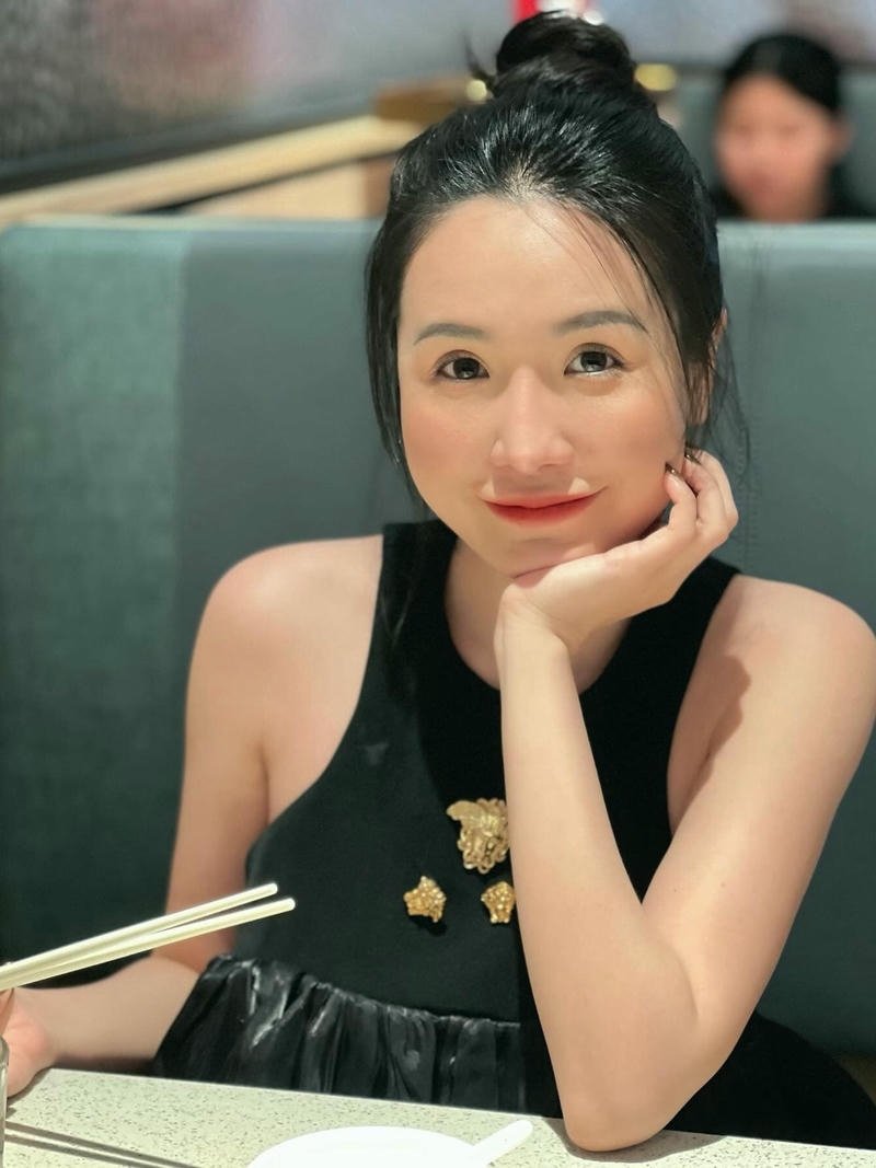 viên vibi lộ hàng nóng mắt 2024