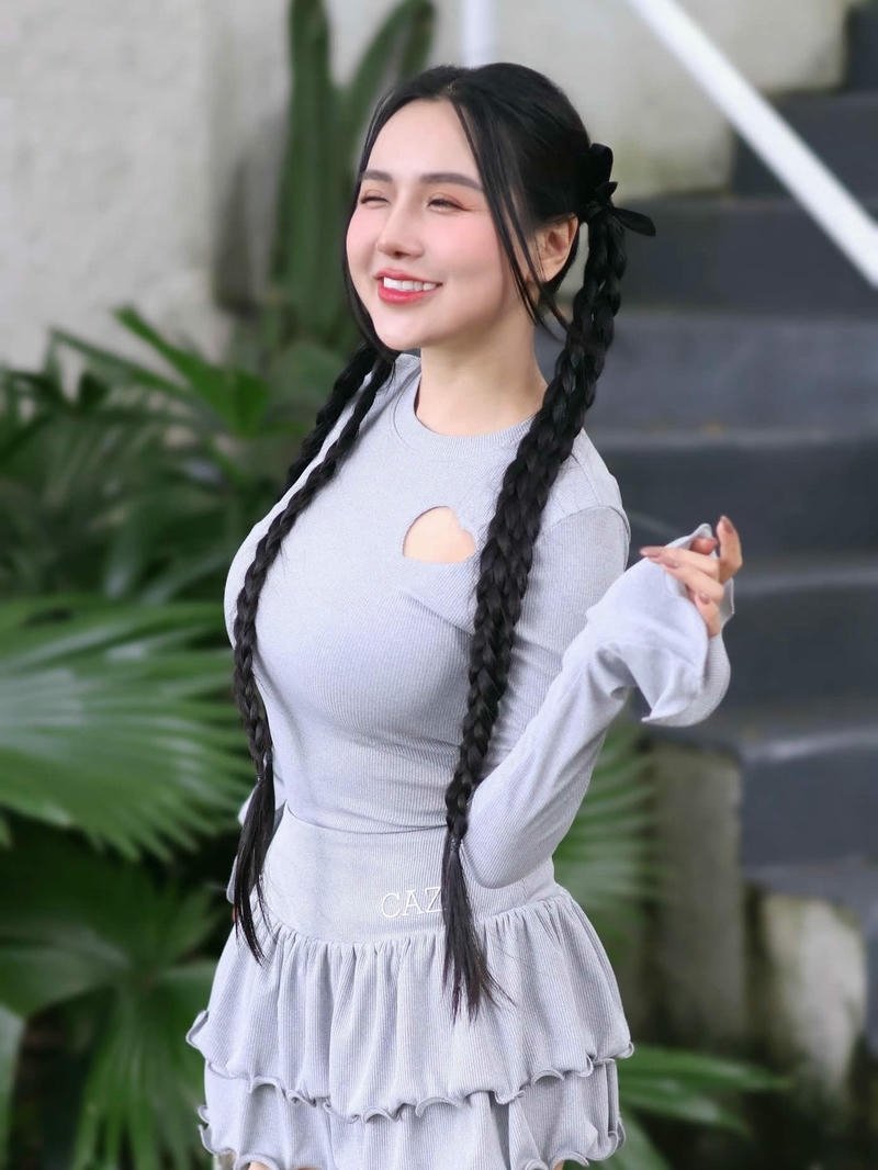 viên vibi lộ hàng thần thái quyến rũ