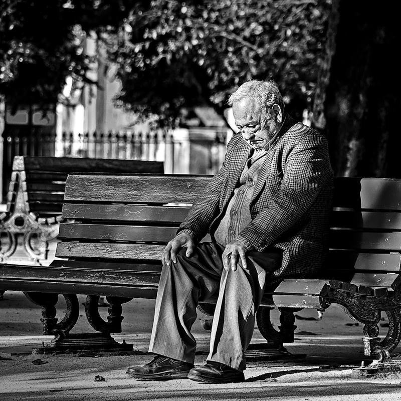 Ảnh avatar đen buồn mang nét u sầu