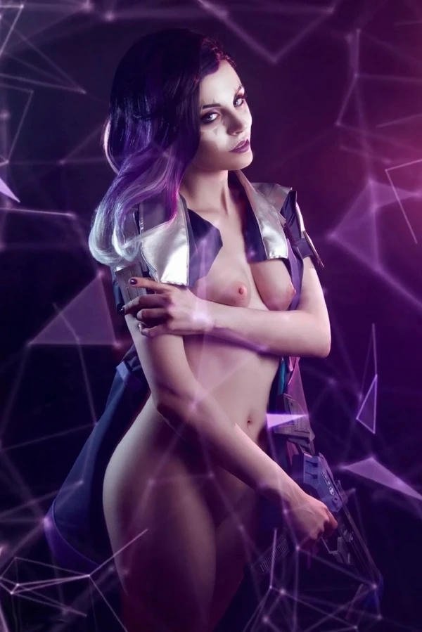 Cosplay Châu Âu tạo hình nữ sát thủ gợi cảm