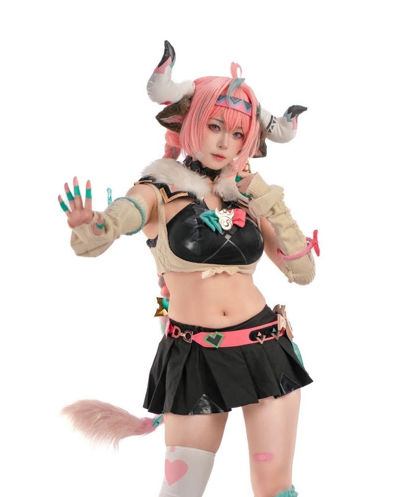 Cosplay bò sữa sexy trang phục hở bụng khỏe khoắn