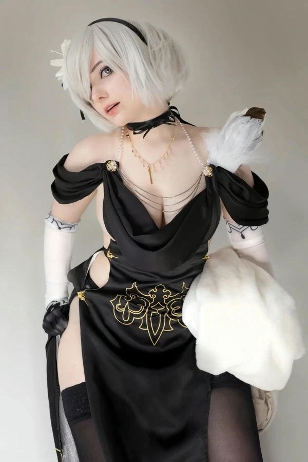 Cosplay fantasy Âu tạo dáng nghệ thuật