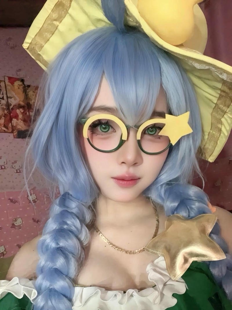 Cosplay liên quân Capheny hầu gái tóc vàng đeo kính