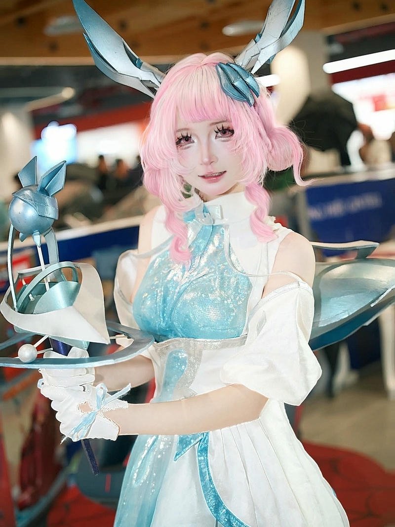 Cosplay liên quân Krixi cánh bướm hồng xinh đẹp