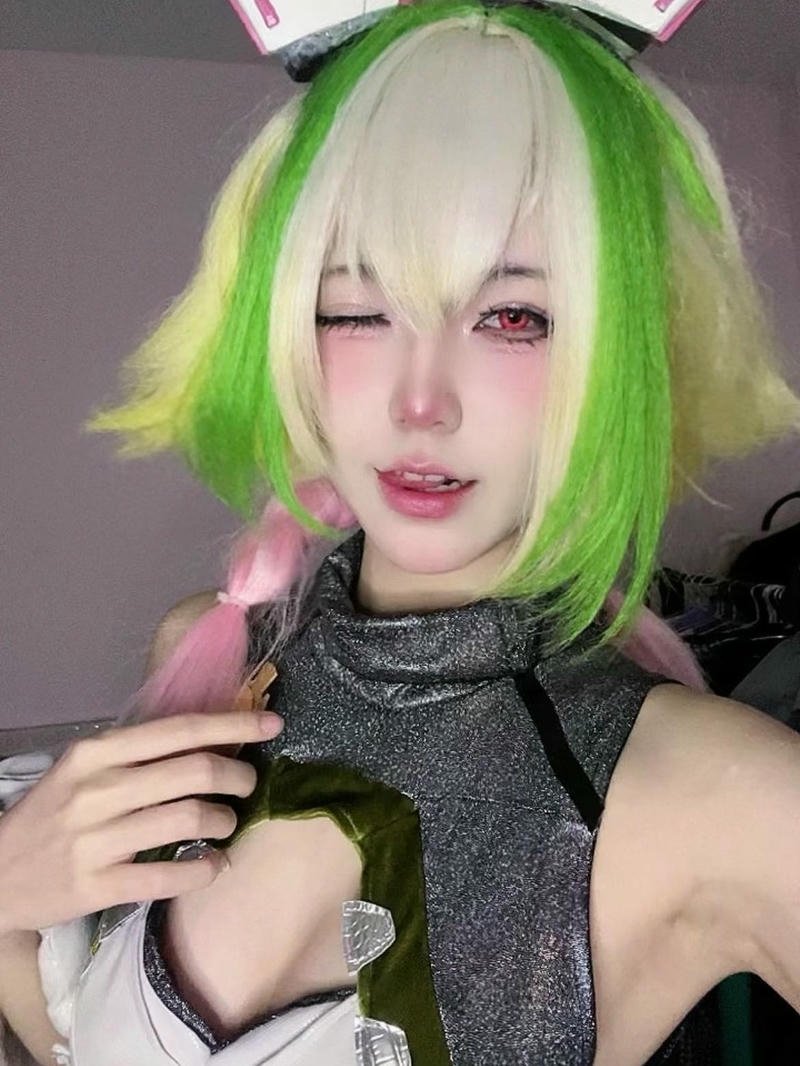 Cosplay liên quân Krixi tóc xanh lá cây trang phục xanh