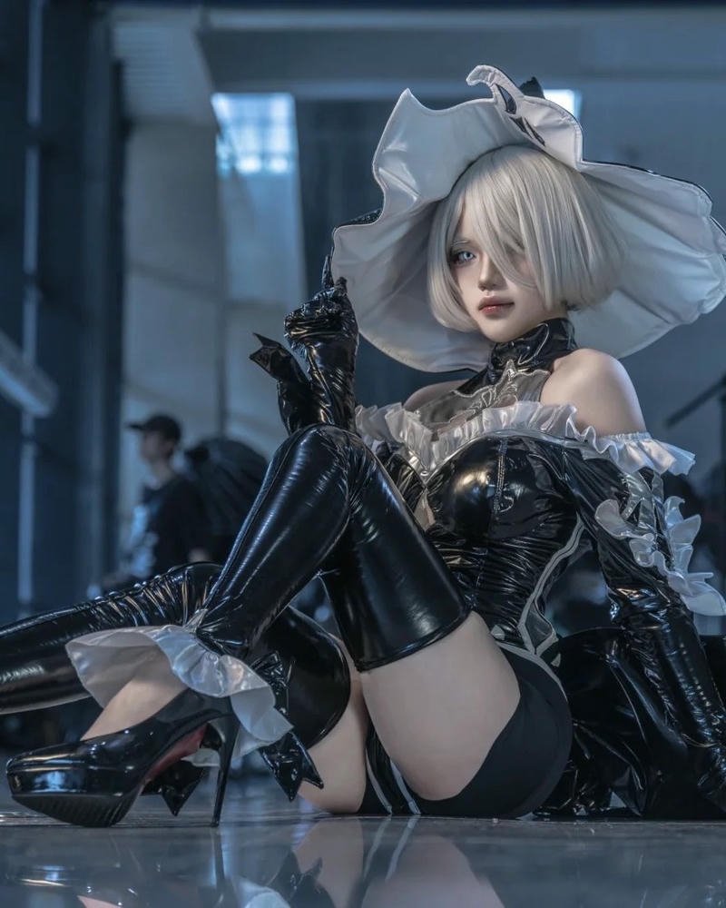 Cosplay phù thủy nữ phong cách bí ẩn quyến rũ