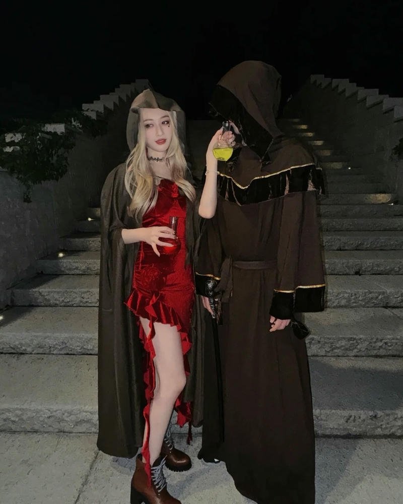 Cosplay phù thủy nữ tạo hình Halloween đẹp mắt