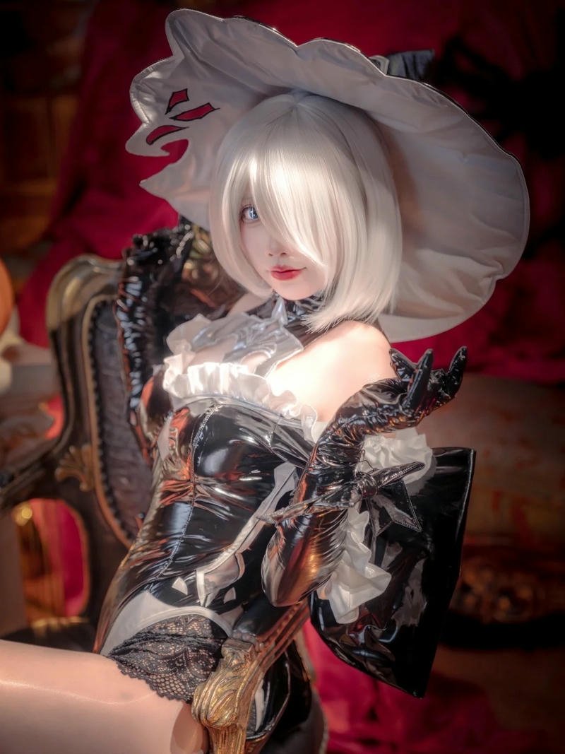 Cosplay phù thủy tạo hình bí ẩn nghệ thuật