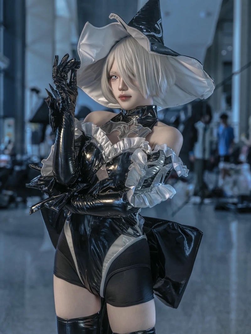 Cosplay phù thủy tạo hình phù phép đẹp mắt