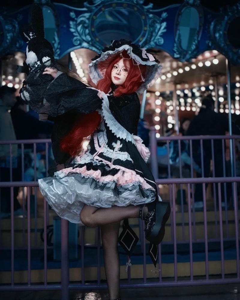 Gái xinh ảnh cosplay phù thủy phong cách huyền bí