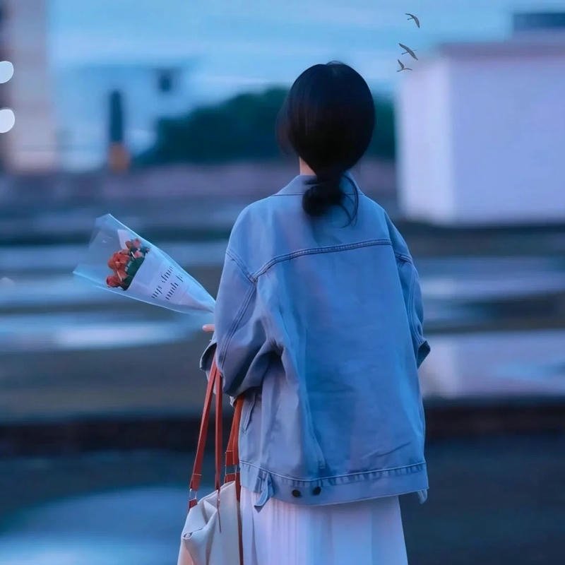 Hình ảnh avatar nữ che mặt che nửa khuôn