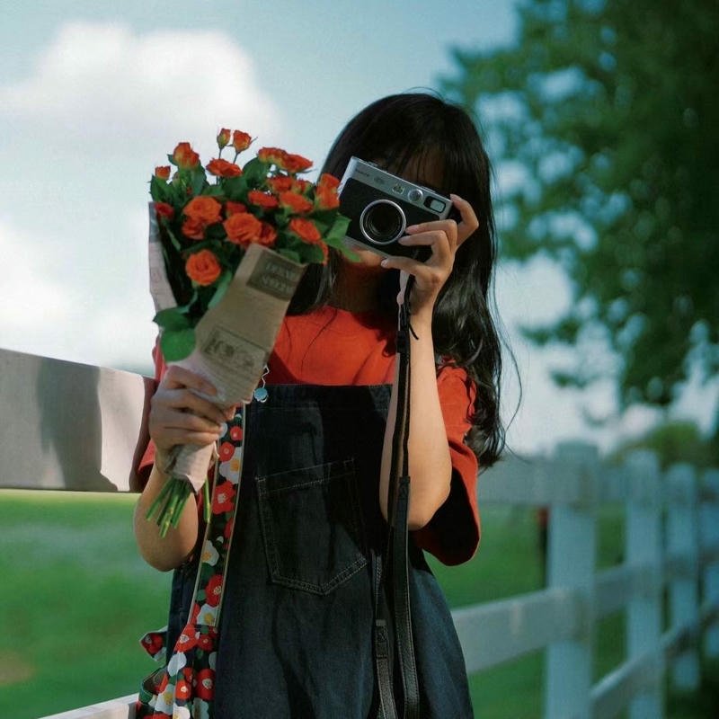 Hình ảnh avatar nữ che mặt hợp làm avatar