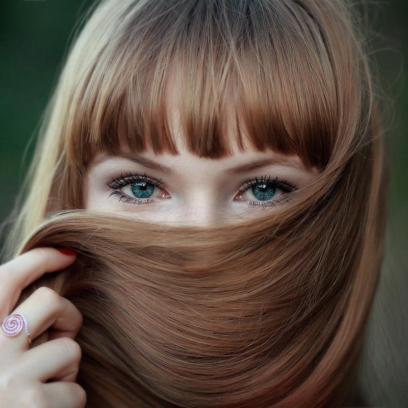 Hình ảnh avatar nữ che mặt phong cách huyền