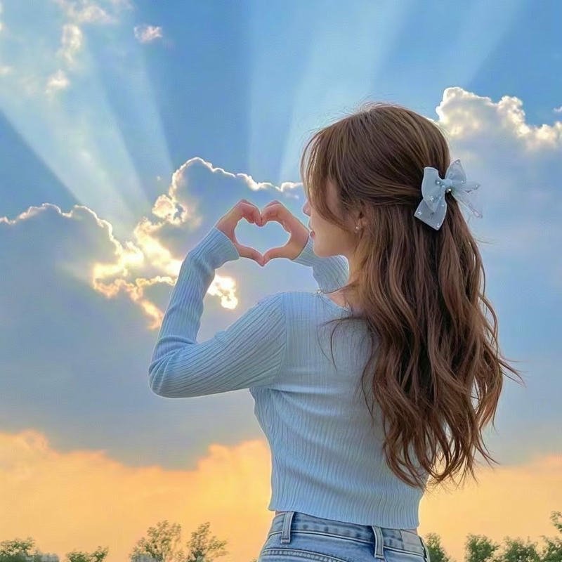 Hình ảnh avatar nữ che mặt tone màu trầm