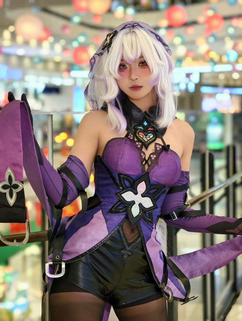 Mai Phương cosplay phong cách cyberpunk hiện đại cá tính