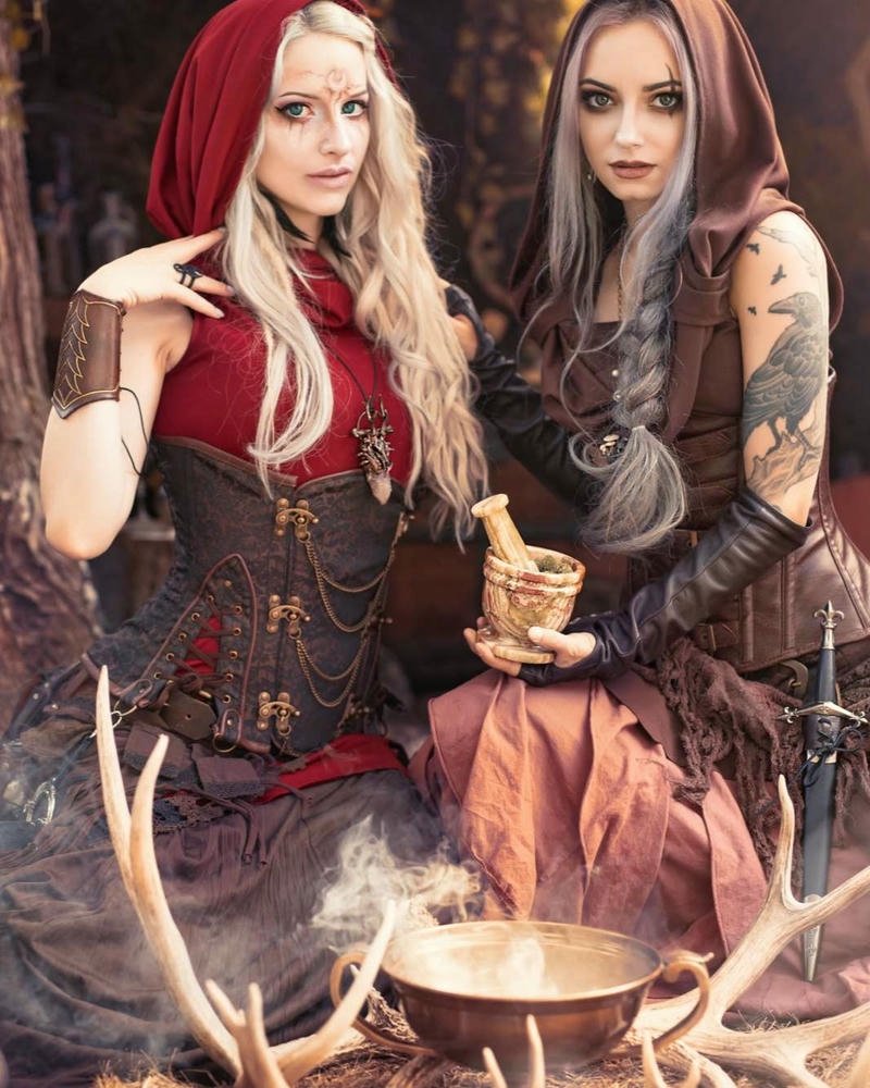 Phù thủy ảnh cosplay phong cách cổ tích đen