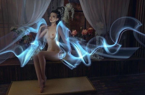 Trang sức cổ điển tăng nét gợi cảm