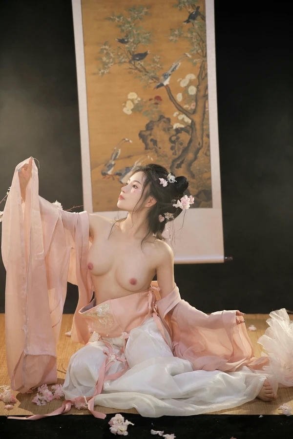 Vẻ đẹp Trung Hoa gợi dục tinh tế