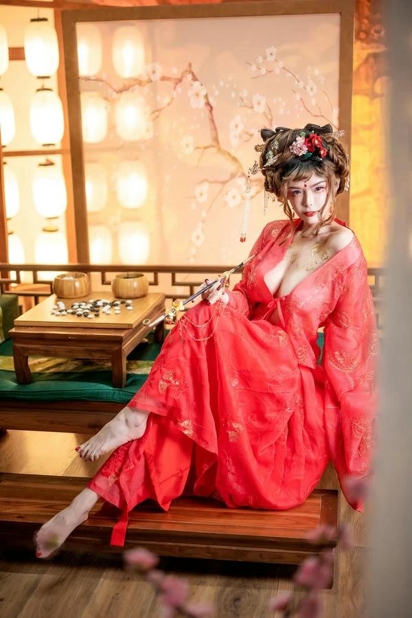 Y phục Trung Hoa ôm sát quyến rũ